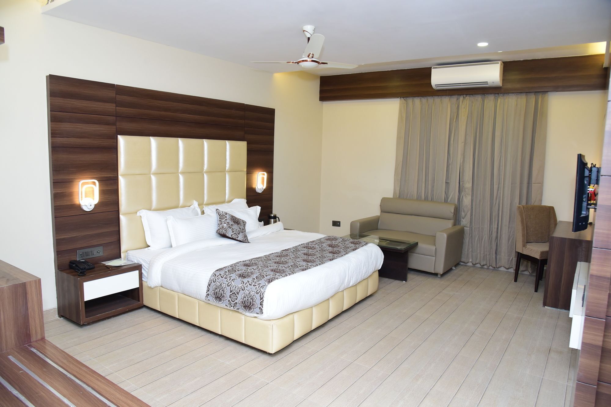 Hotel Moments Lucknow Exterior foto