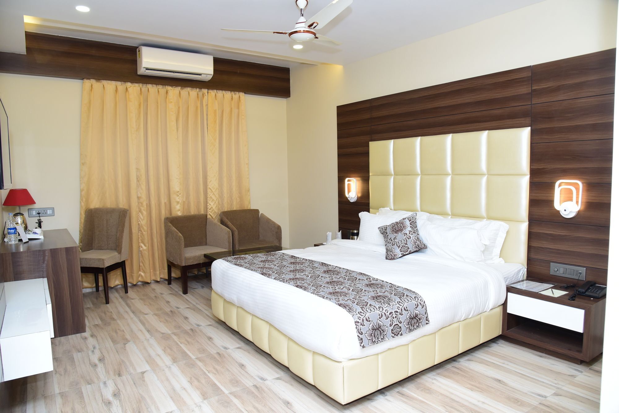 Hotel Moments Lucknow Exterior foto